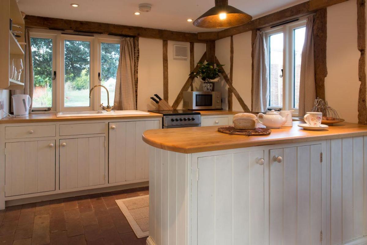 Bromans Barn A Beautiful Cottage By The Sea And Cudmore Nature Reserve Уэст-Мерси Экстерьер фото