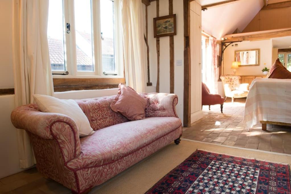 Bromans Barn A Beautiful Cottage By The Sea And Cudmore Nature Reserve Уэст-Мерси Экстерьер фото
